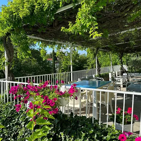 Vista Del Mar krevet i doručak 3*