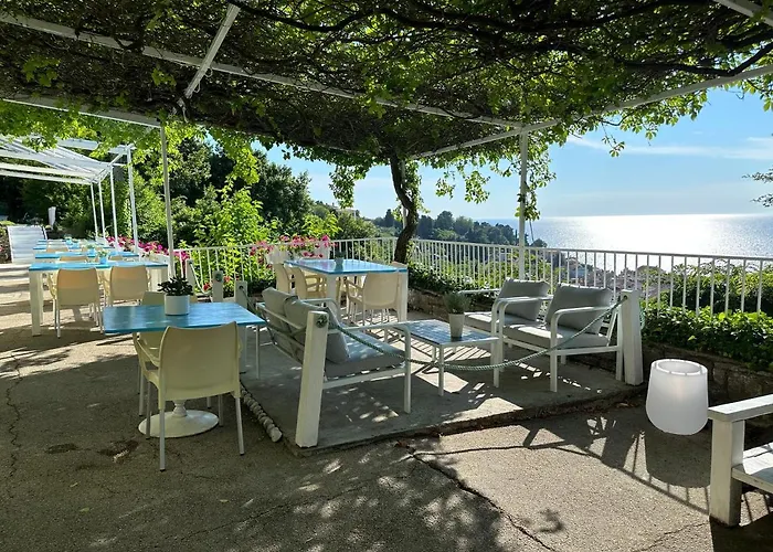 Vista Del Mar Bed and Breakfast